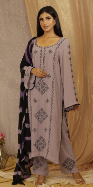Lilac suit set with leheriya dupatta